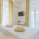 Arcus - Peaceful Terrace In Center *