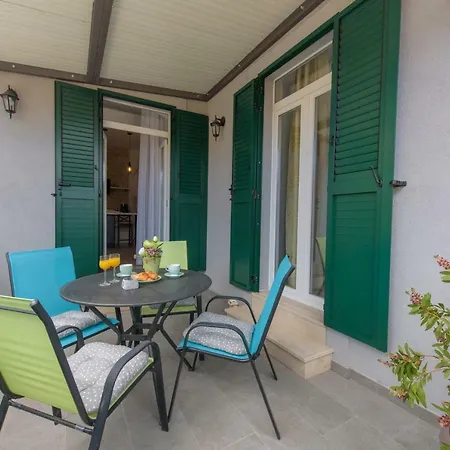 Arcus - Peaceful Terrace In Center * Split