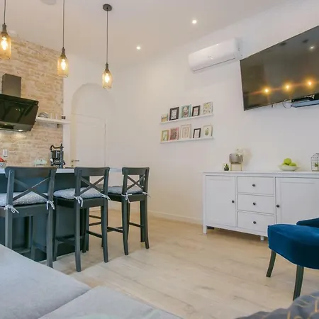 Arcus With Beautiful Terrace Apartment