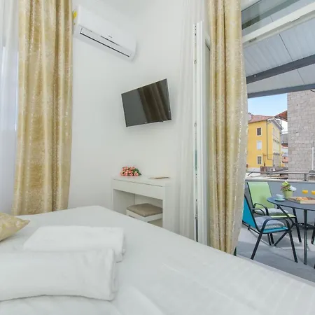 Apartment Arcus With Beautiful Terrace