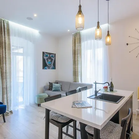 Arcus With Beautiful Terrace Apartment *