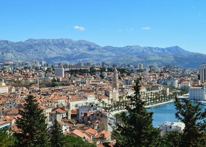 Arcus With Beautiful Terrace