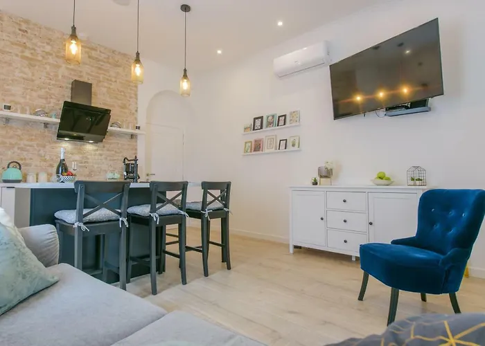 Arcus With Beautiful Terrace דירה