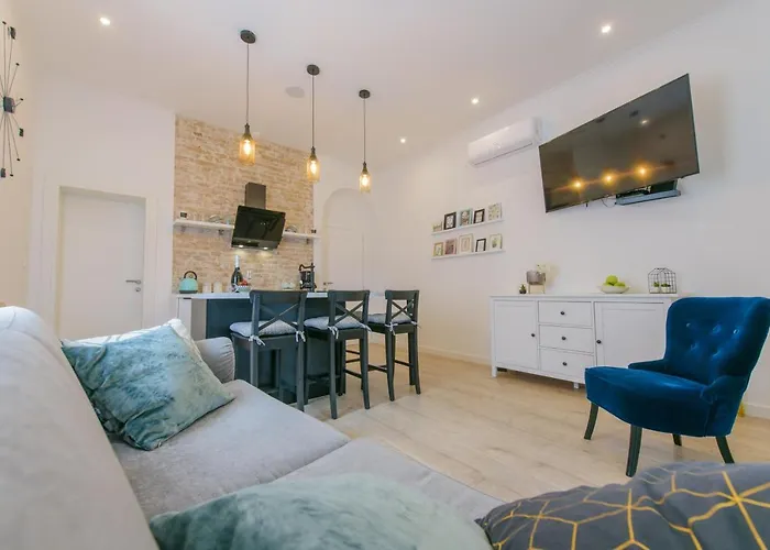 Arcus With Beautiful Terrace דירה *