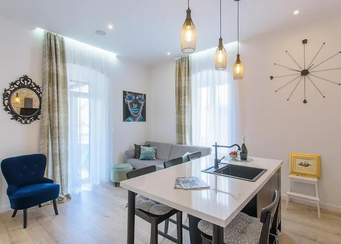 Arcus With Beautiful Terrace דירה *